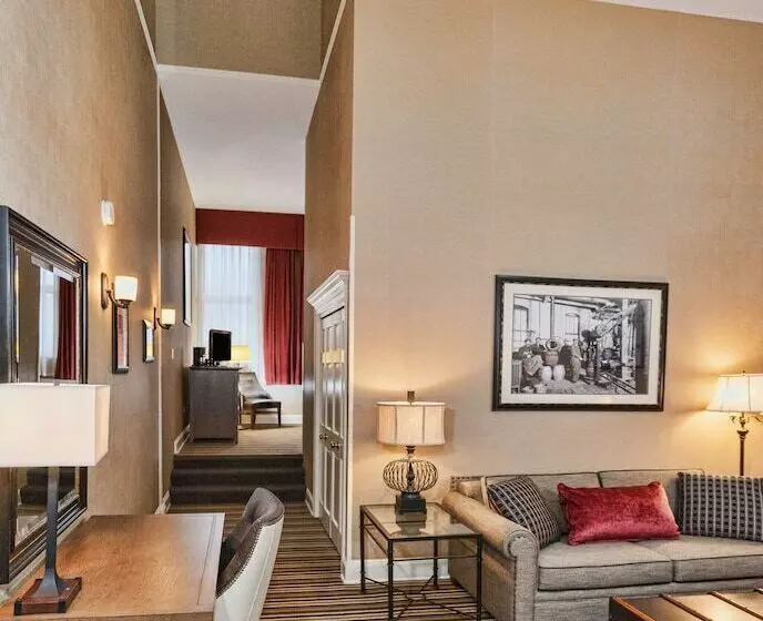 مجموعه ویستا شهر, Fitger S Inn
