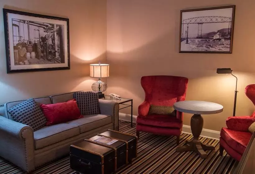 مجموعه ویستا شهر, Fitger S Inn
