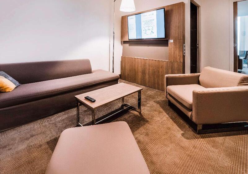 غرفة قياسية, The Franciscan