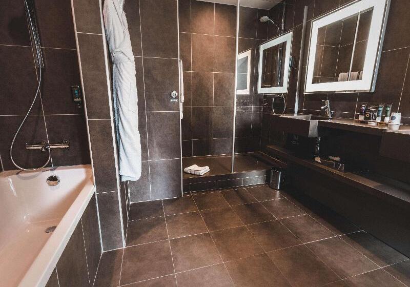 غرفة قياسية, The Franciscan