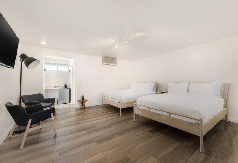 غرفه قياسيه سريرين مزدوجين, The Franciscan