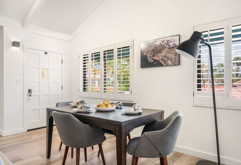 جناح سوبيريور, The Franciscan