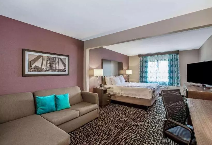 اتاق اجرایی با تخت بزرگ, La Quinta By Wyndham Fayetteville