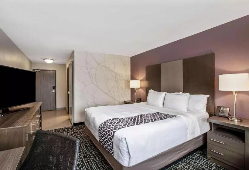 اتاق استاندارد با تخت بزرگ برای معلولان, La Quinta By Wyndham Fayetteville
