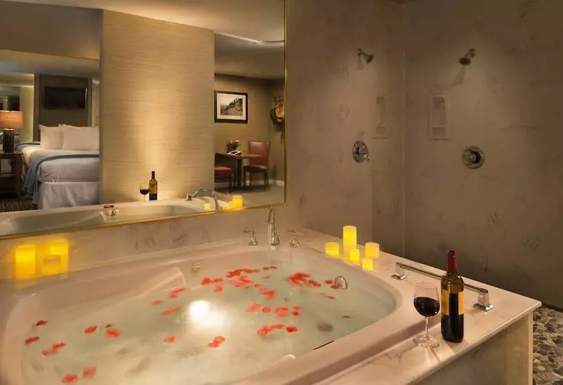 Deluxe-huone King-vuode, Postmarc Hotel And Spa Suites