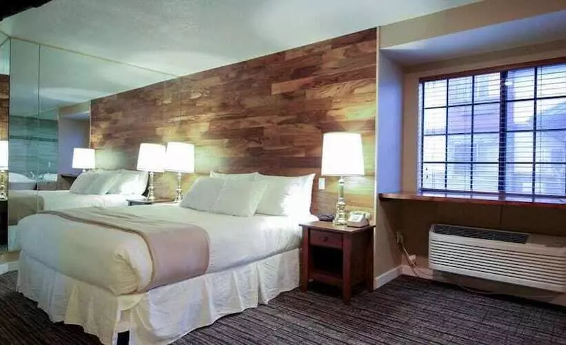 Deluxe-huone King-vuode, Postmarc Hotel And Spa Suites