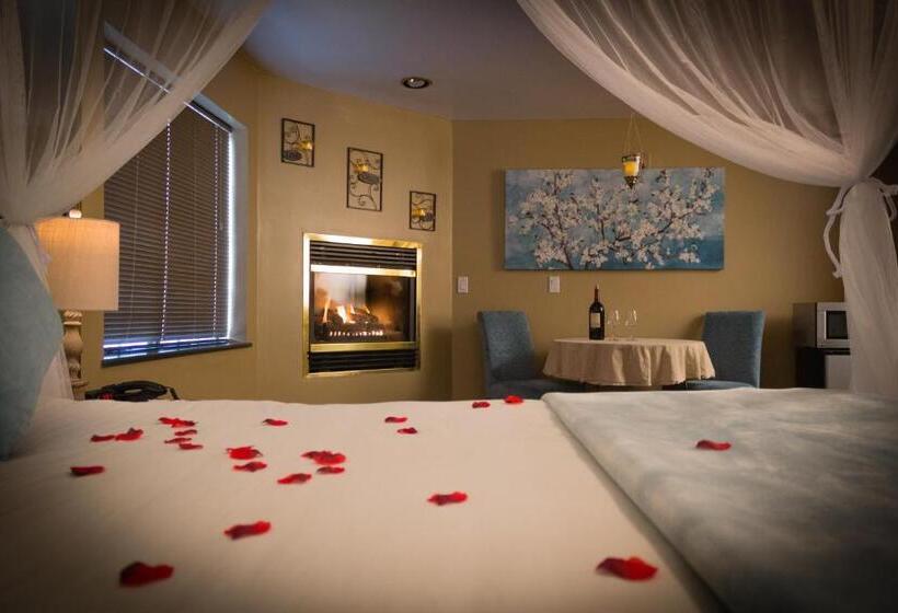 Suite, Postmarc Hotel And Spa Suites