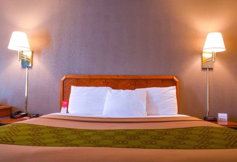 Номер Стандарт 2 Двуспальные Кровати, Econo Lodge