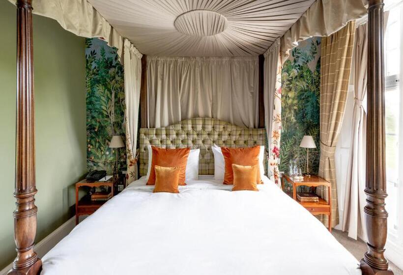 جناح جونيور, Schloss Roxburghe, Part Of Destination By Hyatt