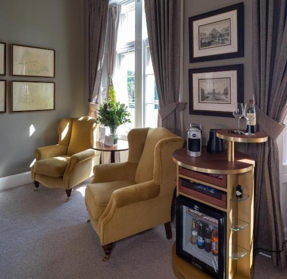 جناح جونيور, Schloss Roxburghe, Part Of Destination By Hyatt