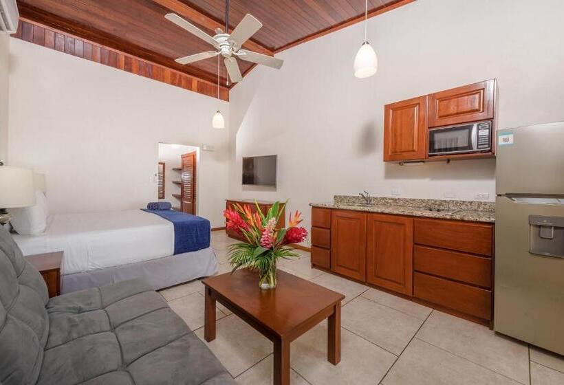 جناح, The Coast Beachfront