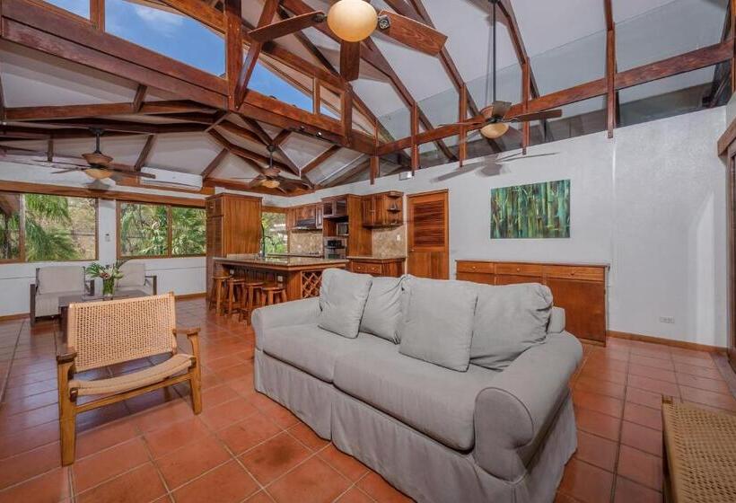 فيلا غرفتين نوم, The Coast Beachfront