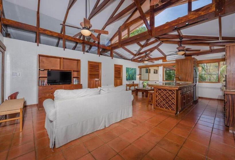 فيلا غرفتين نوم, The Coast Beachfront