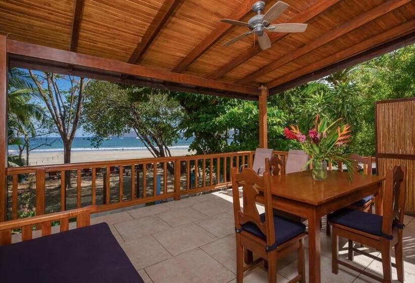 جناح سوبيريور, The Coast Beachfront