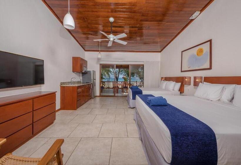 جناح سوبيريور, The Coast Beachfront