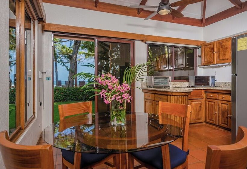 بنجلو قياسى, The Coast Beachfront