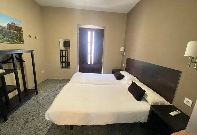 اتاق استاندارد با سرویس بهداشتی مشترک, Patio De La Plateria