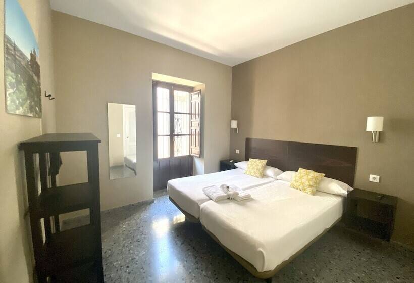 اتاق استاندارد با سرویس بهداشتی مشترک, Patio De La Plateria