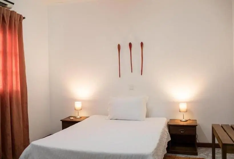 بانگلوی سوپریور, Praia Accommodation
