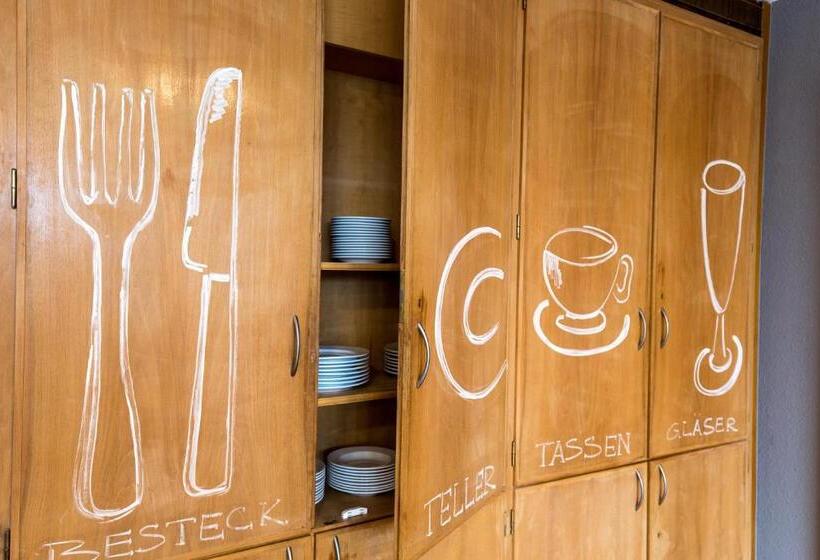 带共用浴室的标准房间, Inselhostel