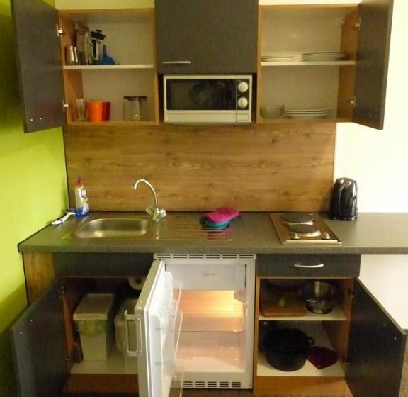 家庭间, Inselhostel