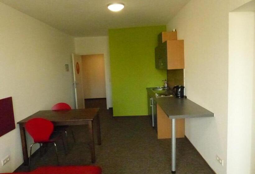 家庭间, Inselhostel