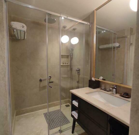 اتاق سوپریور با تخت بزرگ, Taj Tirupati