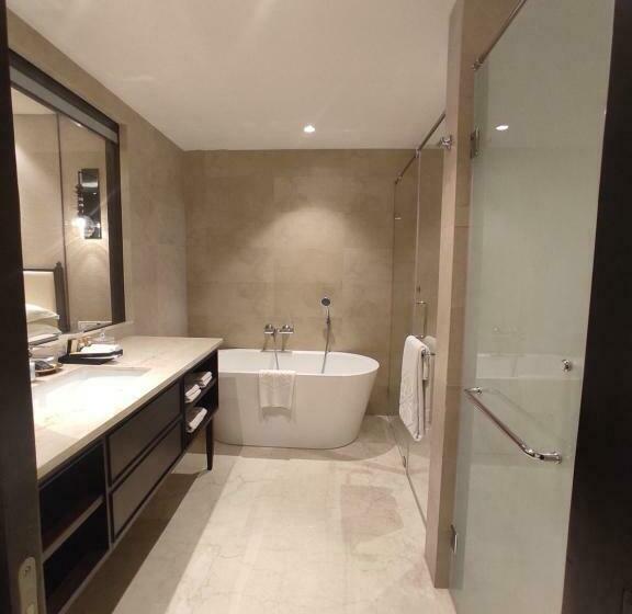 سوییت لوکس, Taj Tirupati