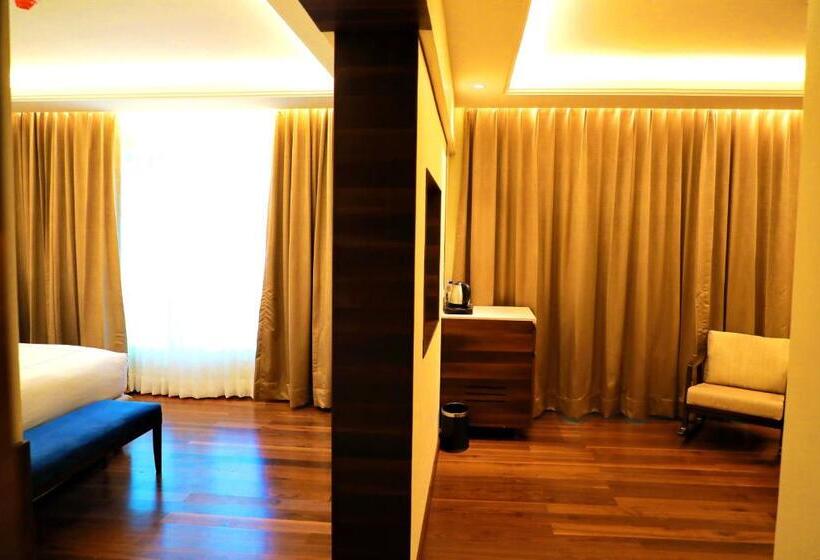 اتاق لوکس با تخت بزرگ, Taj Tirupati