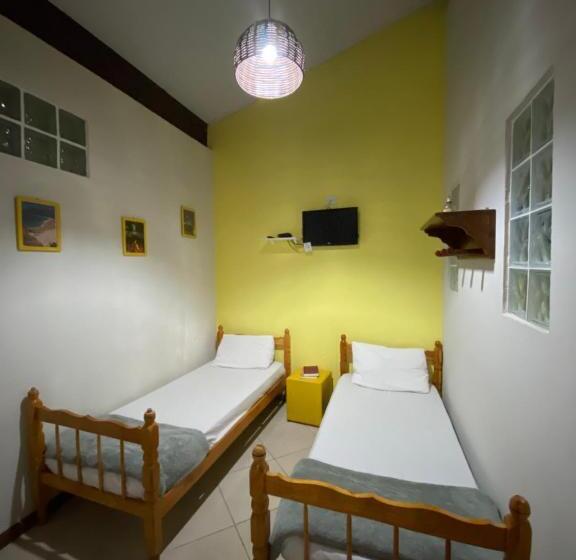 חדר סטנדרט לארבעה, Mai Chameguin Hospedagens Paraty