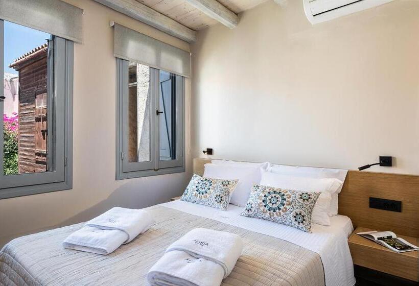 Люкс Superior, Aoria Estate Old Port