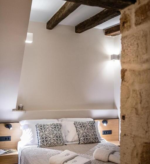 Полулюкс Interior, Aoria Estate Old Port