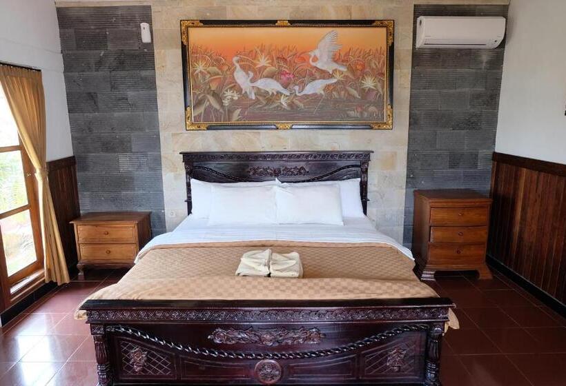 اتاق لوکس با چشم‌انداز دریا, Puri Nusa Beach