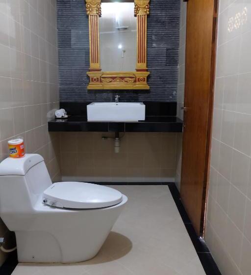 اتاق لوکس با چشم‌انداز دریا, Puri Nusa Beach