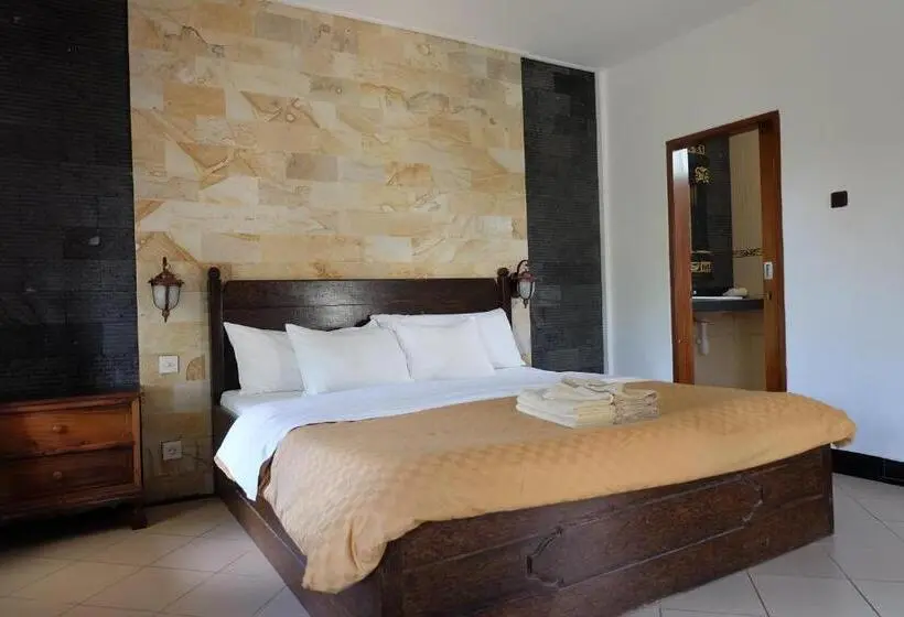 اتاق لوکس با چشم‌انداز باغ, Nusa Indah Bungalow
