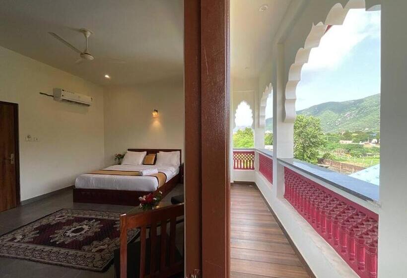 Стандартный Номер Кровать Кинг, Golden Bird X One Light Stays