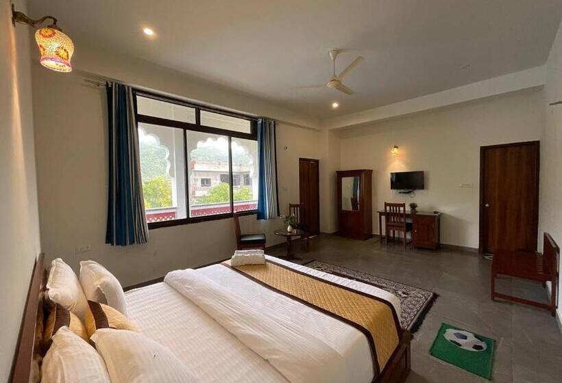 Стандартный Номер Кровать Кинг, Golden Bird X One Light Stays