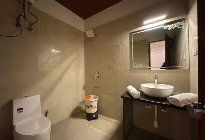 Номер Deluxe, Golden Bird X One Light Stays