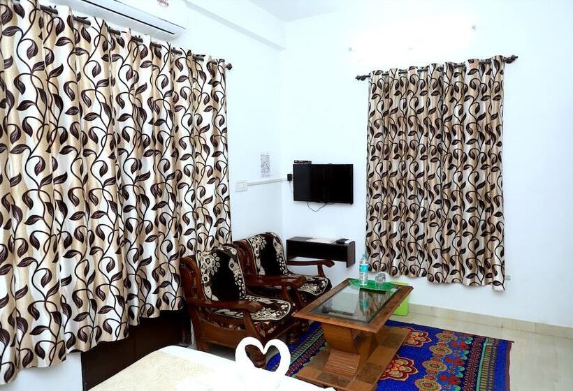 Номер Deluxe, Golden Bird X One Light Stays