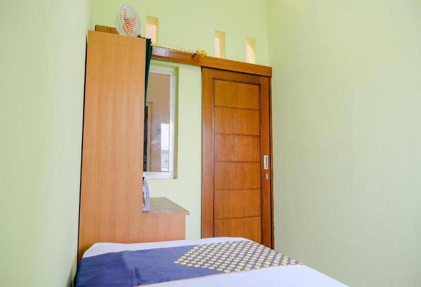 エコノミーシングルルーム, Spot On 2032 Kalyca Kos Family Syariah