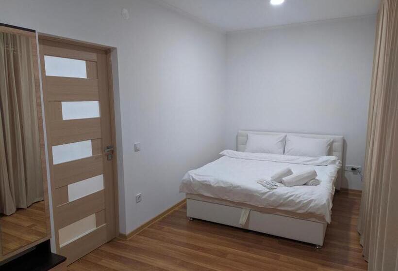 اتاق استاندارد با سرویس بهداشتی مشترک, Mirage