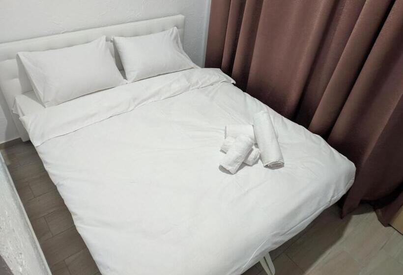 اتاق استاندارد با سرویس بهداشتی مشترک, Mirage