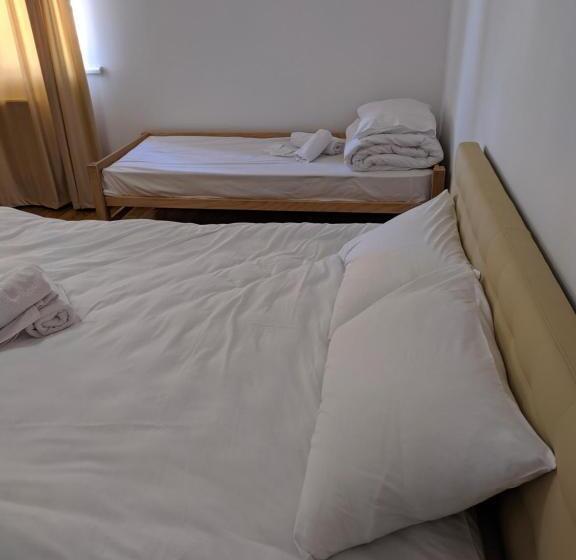 اتاق سوپریور سه تخته, Mirage