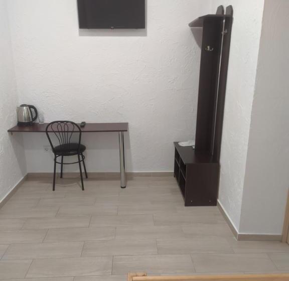 اتاق استاندارد یک تخته با سرویس بهداشتی مشترک, Mirage