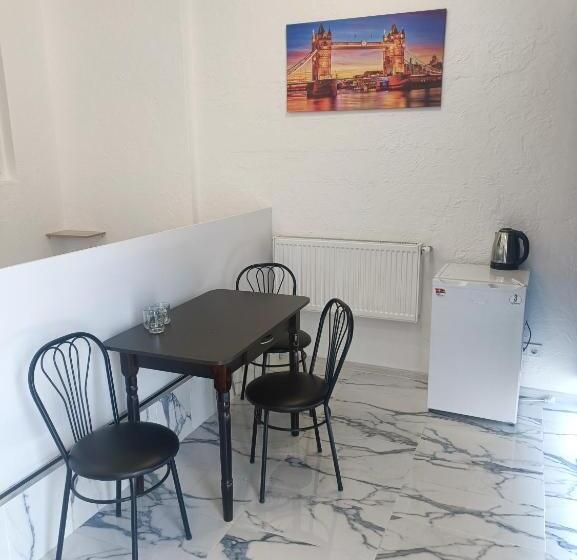 اتاق خانوادگی, Mirage