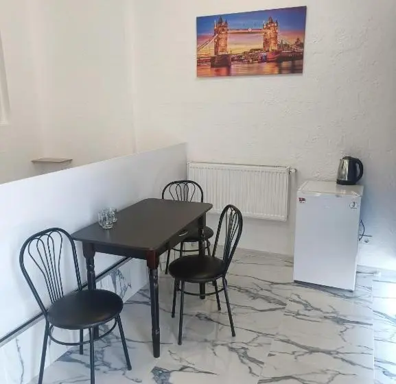 Perhehuone, Mirage
