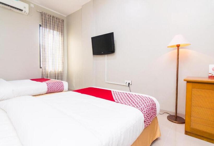 デラックスルーム, Capital O 1867 Kara Guest House