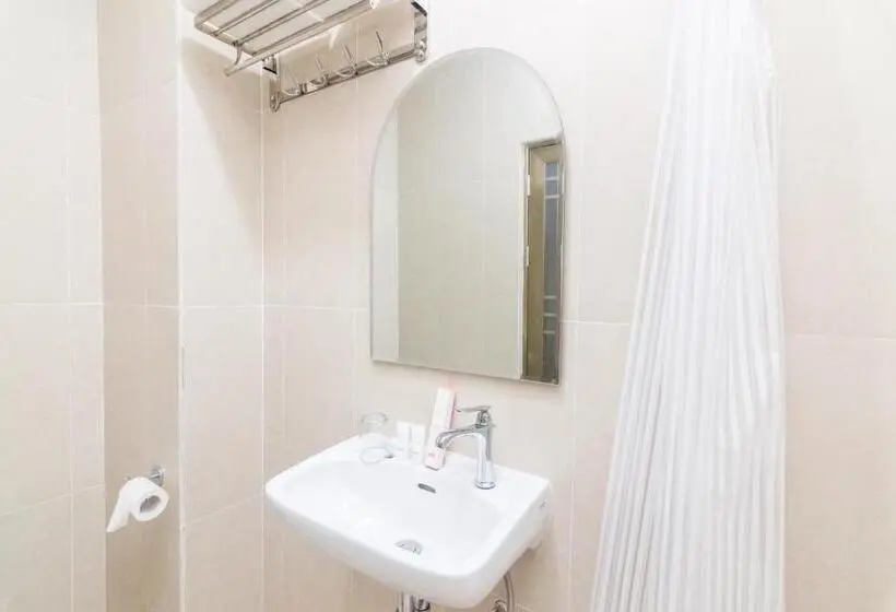 اتاق لوکس, Capital O 1867 Kara Guest House