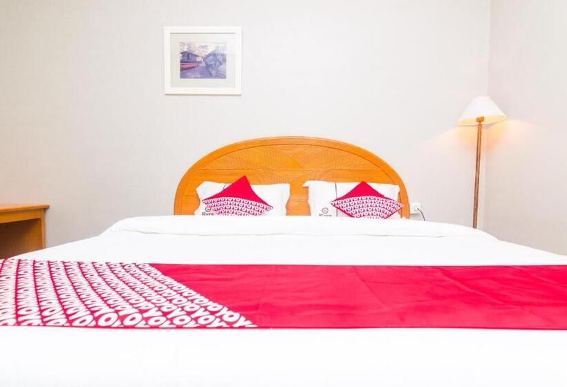 デラックスルーム, Capital O 1867 Kara Guest House