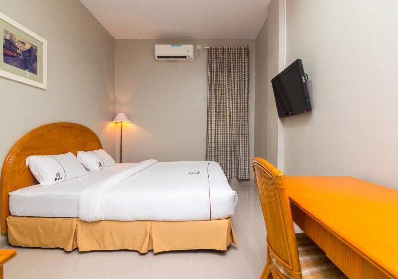 デラックスルーム, Capital O 1867 Kara Guest House